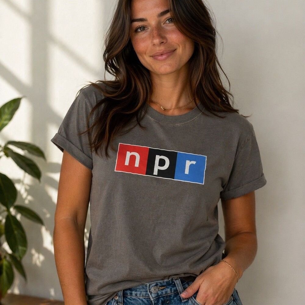 NPR Logo Graphic T-Shirt Womens Size M Gray Crew Neck Short Sleeve Tee WUSF 89.7